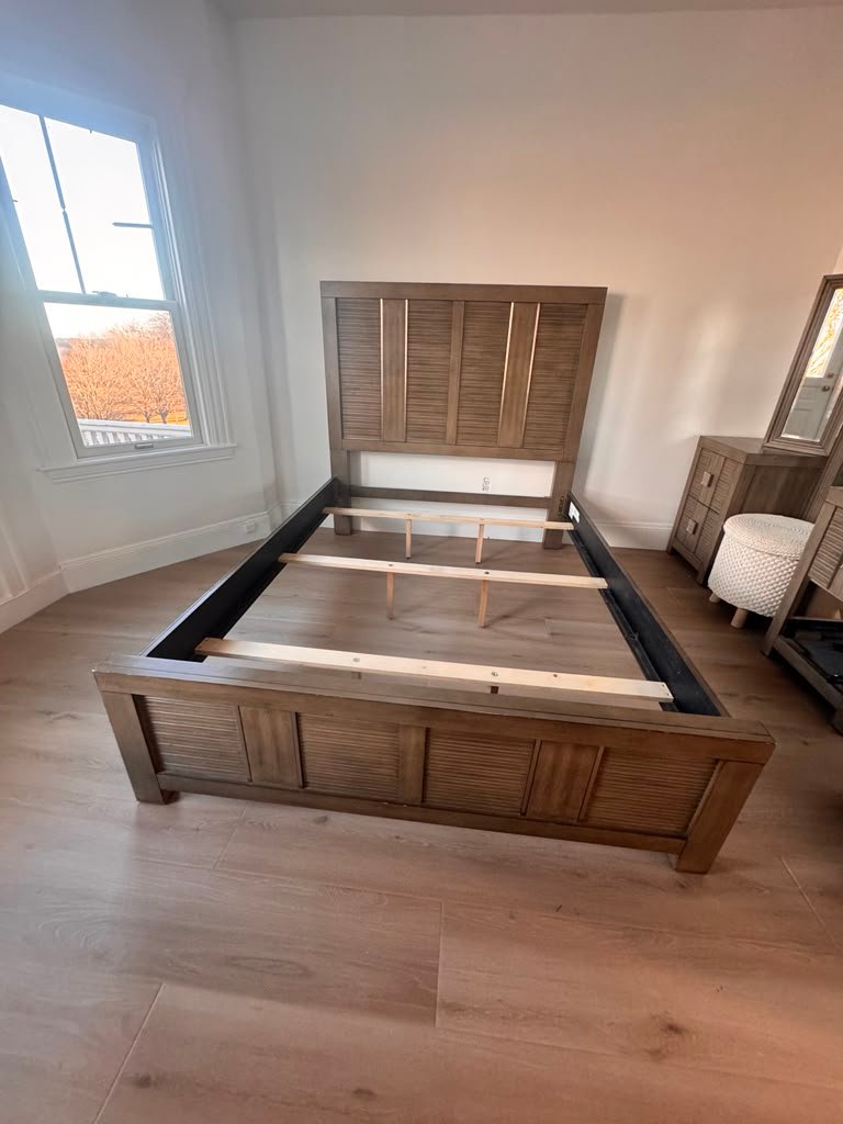 Wood bed frame furniture assembly
