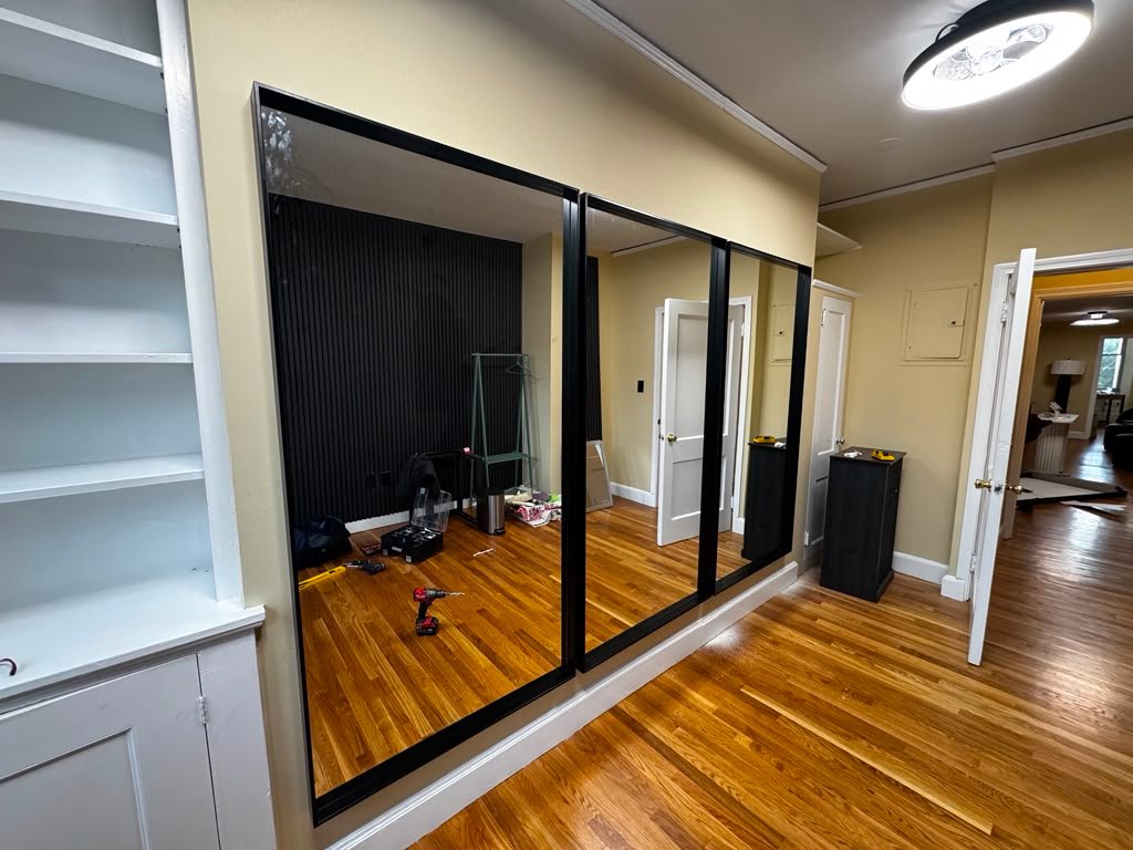 Large wall mirror installation set