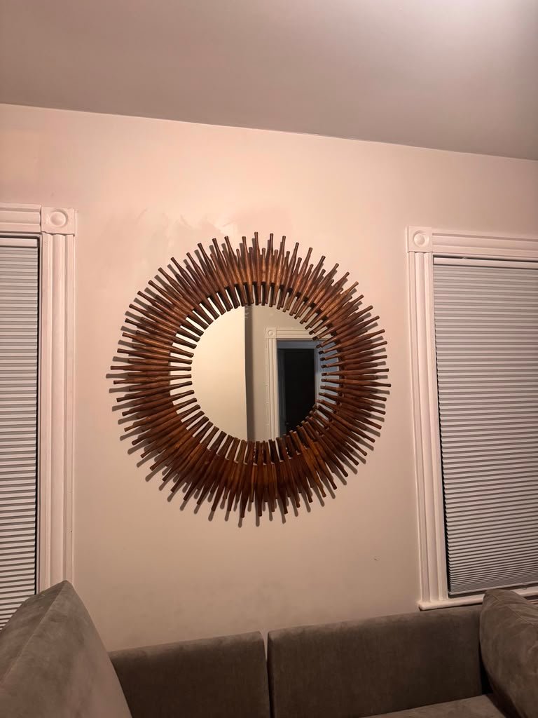 Round decorative mirror installation