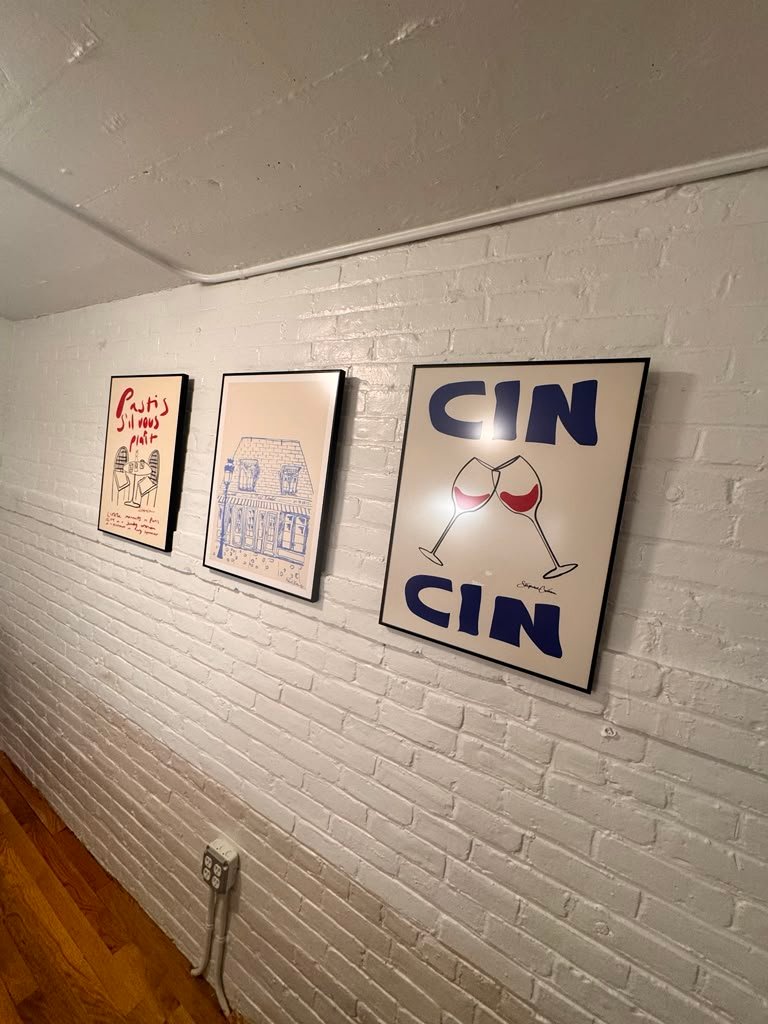 Brick wall picture hanging set
