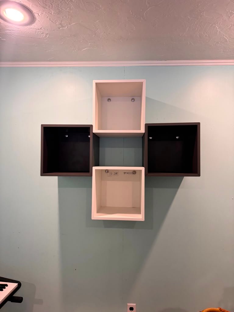 Cube wall shelves installation